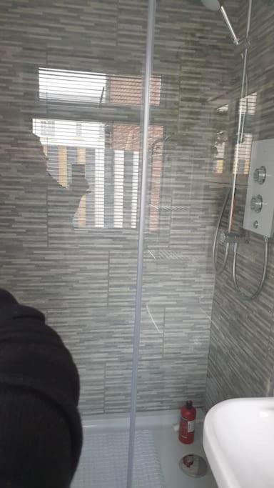 Near Liverpool Double Bedroom Hideaway Wirral Ngoại thất bức ảnh